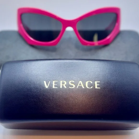 AUTHENTIC Versace Cat Eye Bold Pink 60mm Sunglasses! NEW!!! ☀️🕶️💖 - Picture 11 of 11